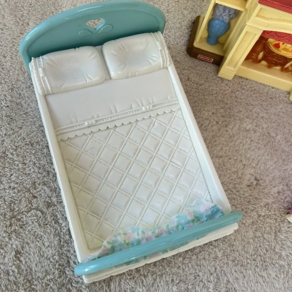 VTG 1993 Fisher Price Loving Family Dollhouse Furniture Set Two Beds 1 Fireplace